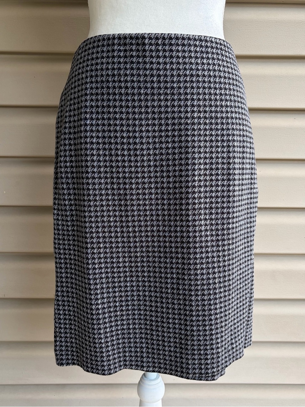 •J Jill• Black/Gray Ponte Knit Houndstooth Faux Wrap Skirt - Size Small